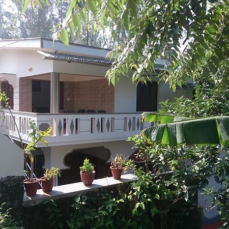 Dhruva Homestay 마디케리 외부 사진